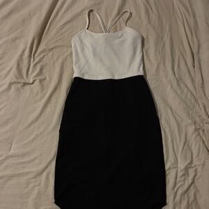 LULULEMON Black and white dress!